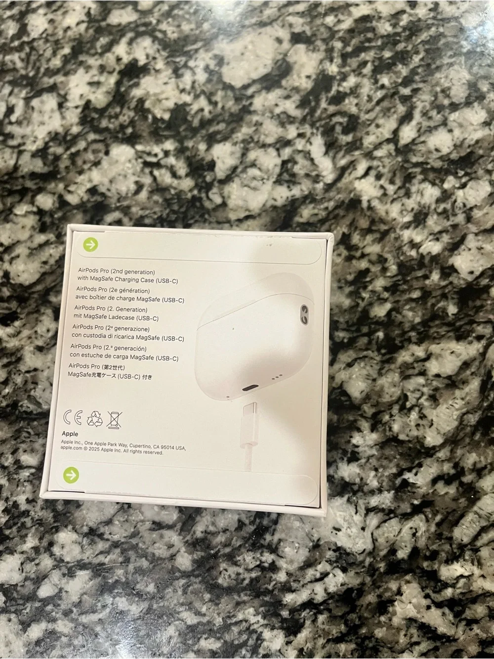 Apple White Wireless Earbud Headphones with Charging Case